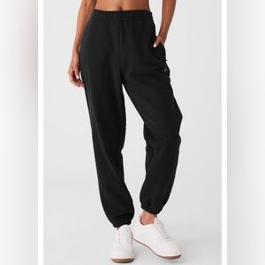 NWOT Alo Yoga Cuffed Renown Heavy Weight Sweatpant, Black, XS